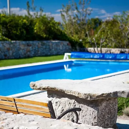 Oravec Mit Garten- Grill Und Terrasse By Interhome Holiday home Strilcici