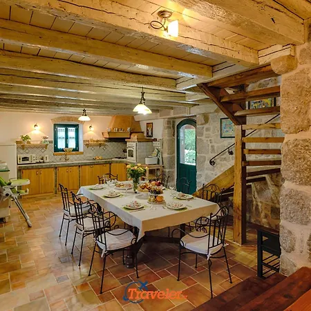 Oravec Mit Garten- Grill Und Terrasse By Interhome * Strilcici