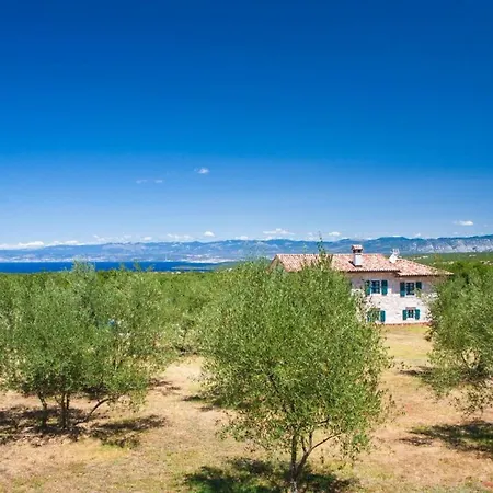Oravec Mit Garten- Grill Und Terrasse By Interhome Holiday home