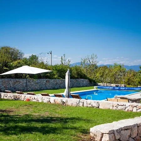 Oravec Mit Garten- Grill Und Terrasse By Interhome