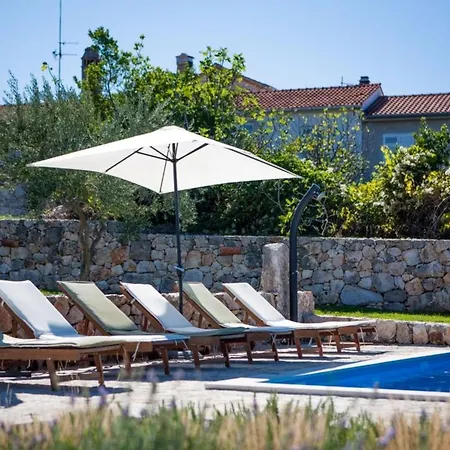 Oravec Mit Garten- Grill Und Terrasse By Interhome