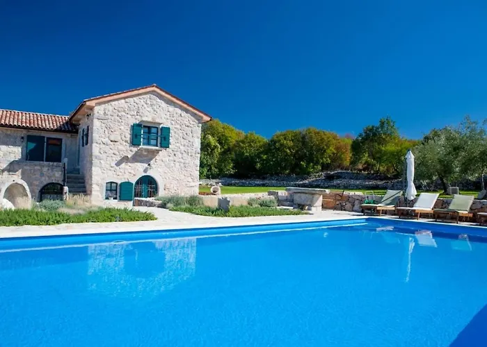 Oravec Mit Garten- Grill Und Terrasse By Interhome