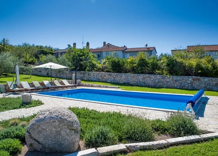 Oravec Mit Garten- Grill Und Terrasse By Interhome בית נופש