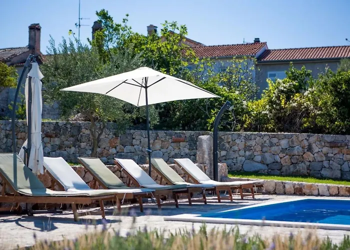 Oravec Mit Garten- Grill Und Terrasse By Interhome