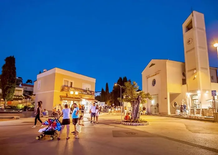 Oravec Mit Garten- Grill Und Terrasse By Interhome * Strilcici