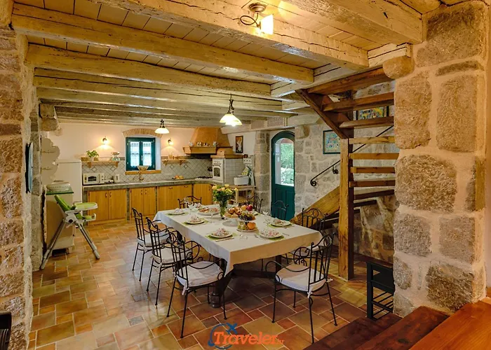 Oravec Mit Garten- Grill Und Terrasse By Interhome * Strilcici