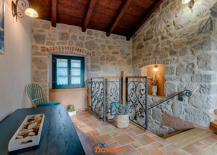 Oravec Mit Garten- Grill Und Terrasse By Interhome בית נופש Strilcici