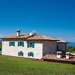 Oravec Mit Garten- Grill Und Terrasse By Interhome Tatil Evi *